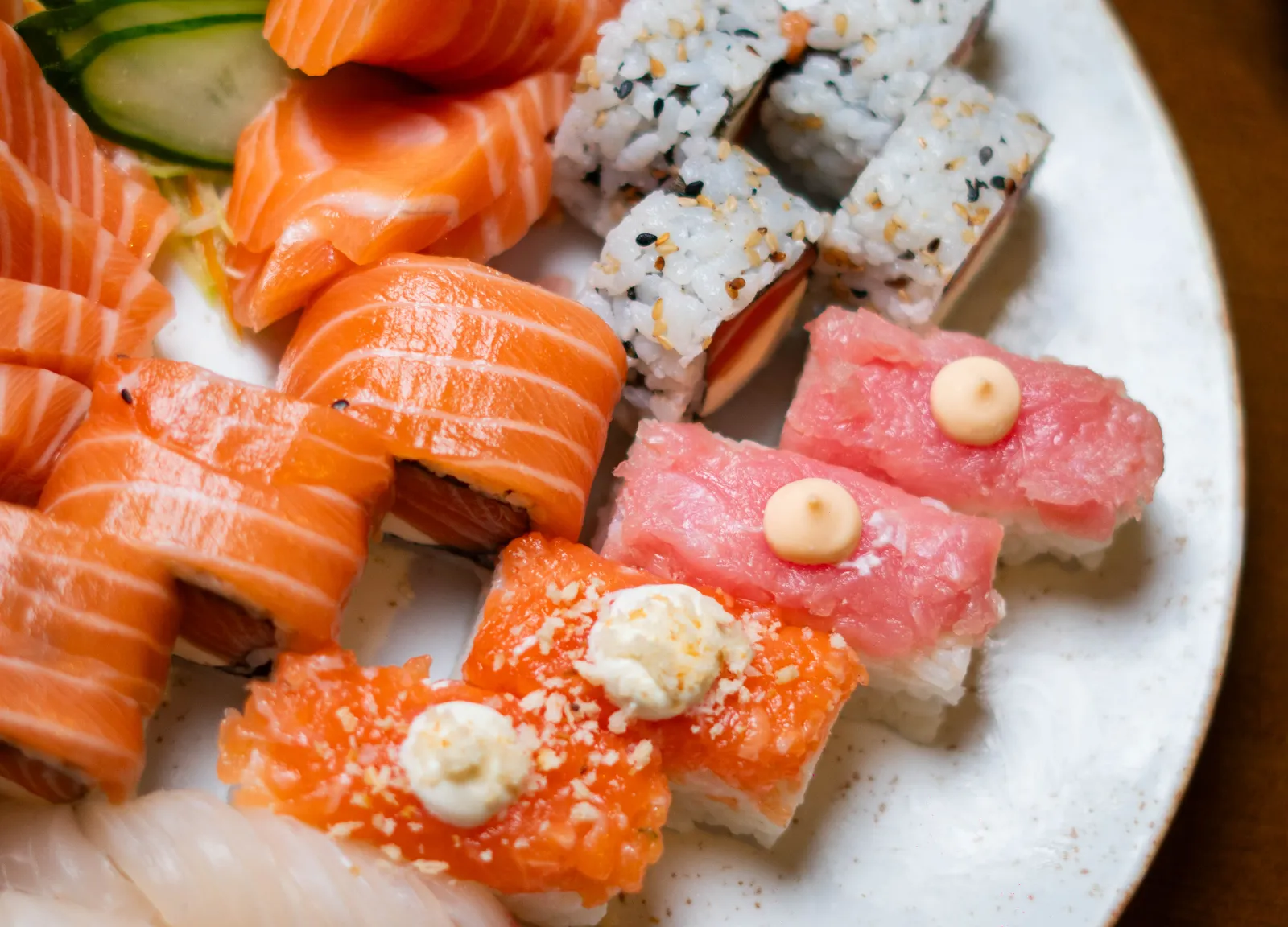 Rodízio japonês premium do Sushi da Praça · sushis, sashimis, temakis e pratos quentes